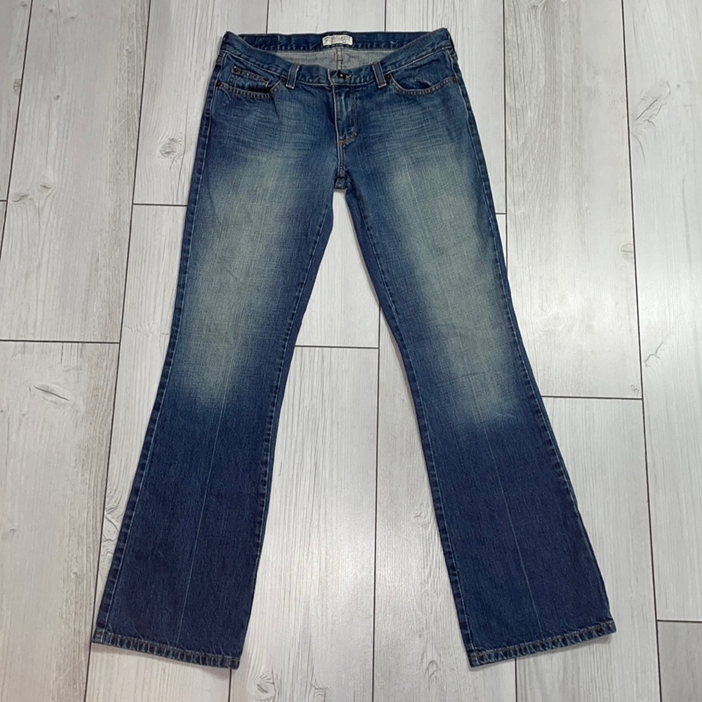 American Eagle Outfitters size 6 regular hipster fit medium colored blue jeans